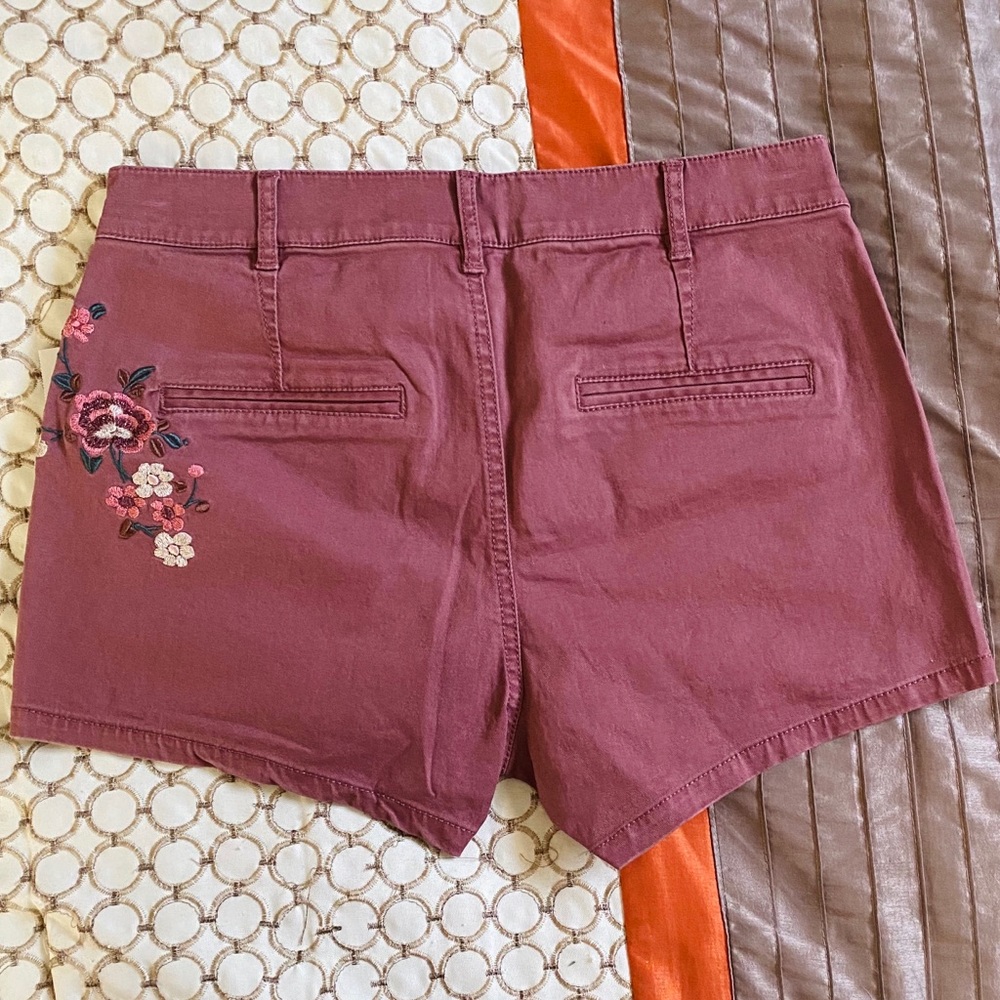 EXPRESS Mid Rise Shorts - Picture 3 of 7